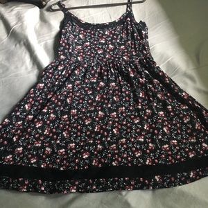 Hot topic dress with mini skulls and roses